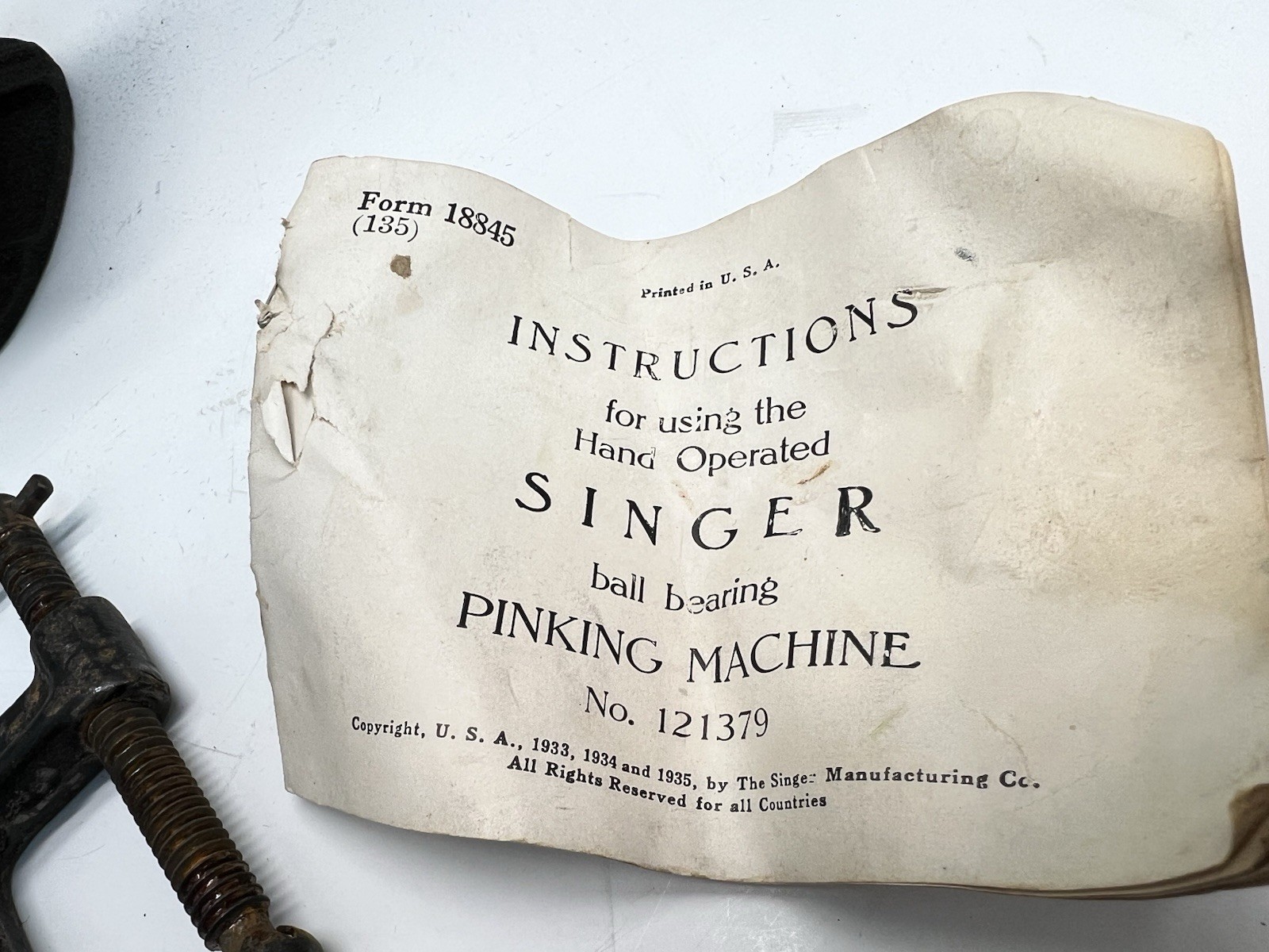 Singer Ball Bearing Hand Operated Pinking Machine 121379 Pinker 1935 + Accessori