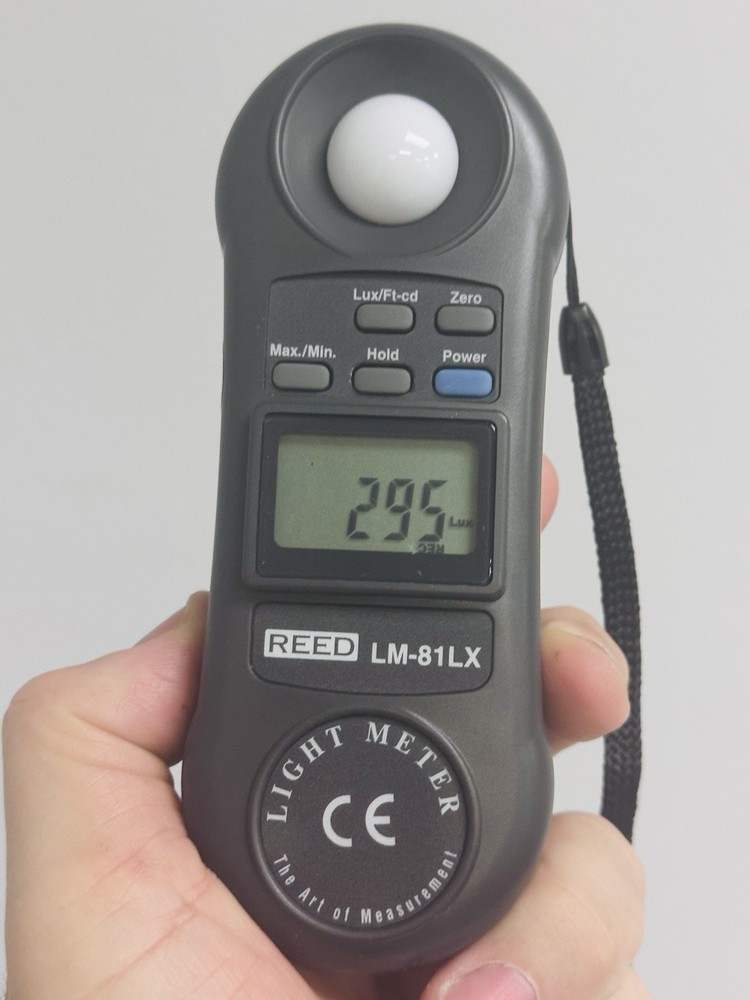 REED Instruments LM-81LX Compact Light Meter