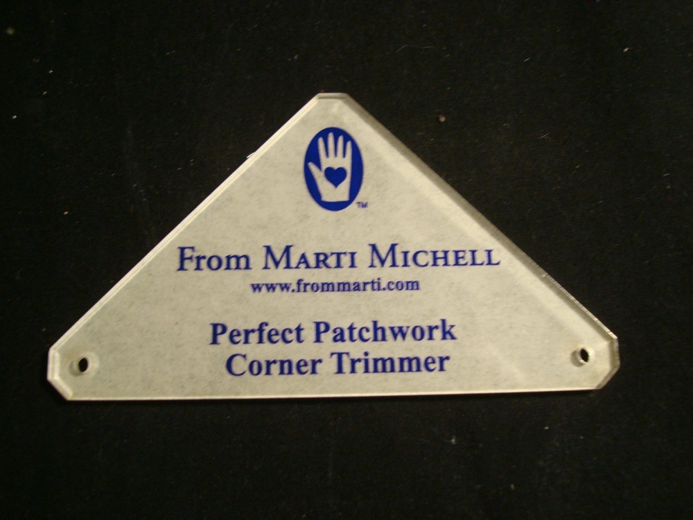 MARTI MICHELL - PERFECT PATCHWORK #8073 CORNER ACRYLIC TRIMMER & BOOKLET