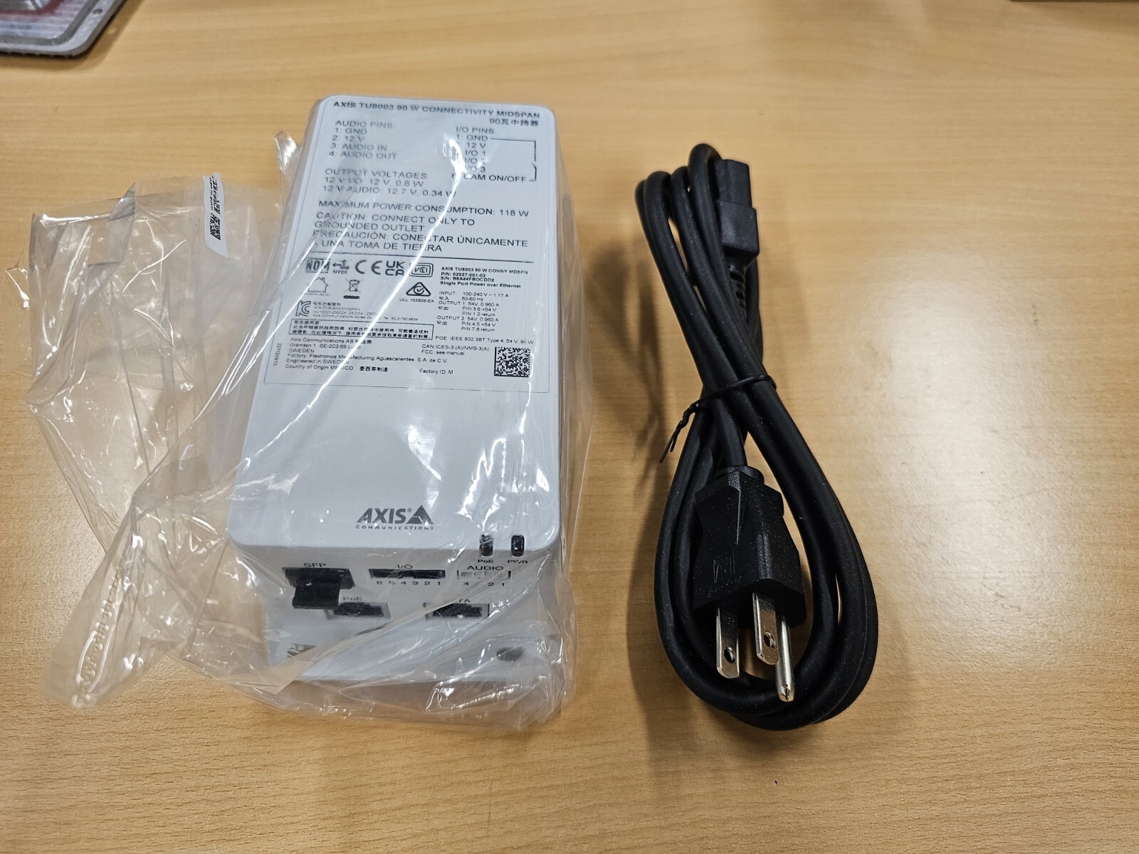 AXIS TU8003 90 W Connectivity Midspan | Unused