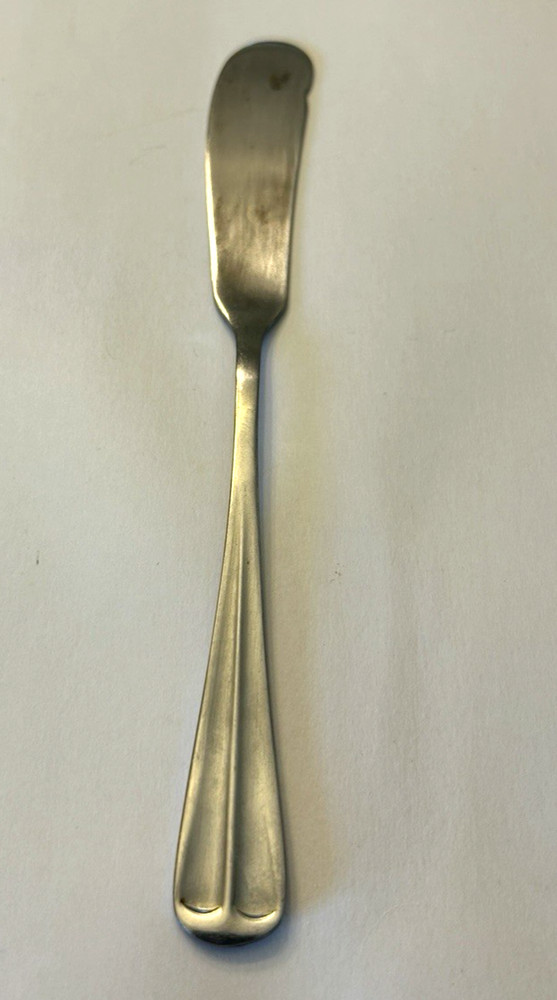 Butter Knife Larchmont Pattern Pre-Owned