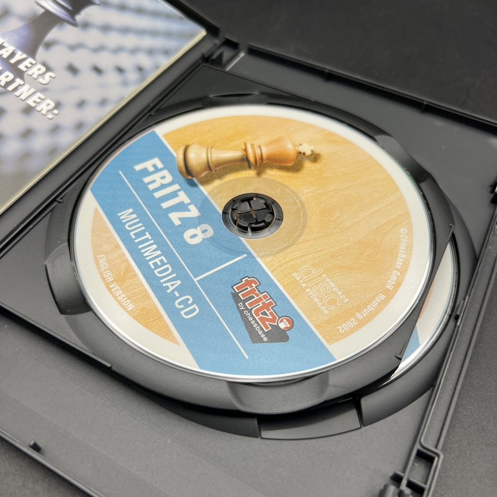 FRITZ 8 Chess Playing Software Chessbase PC CD-ROM 2004 Program That Has It All