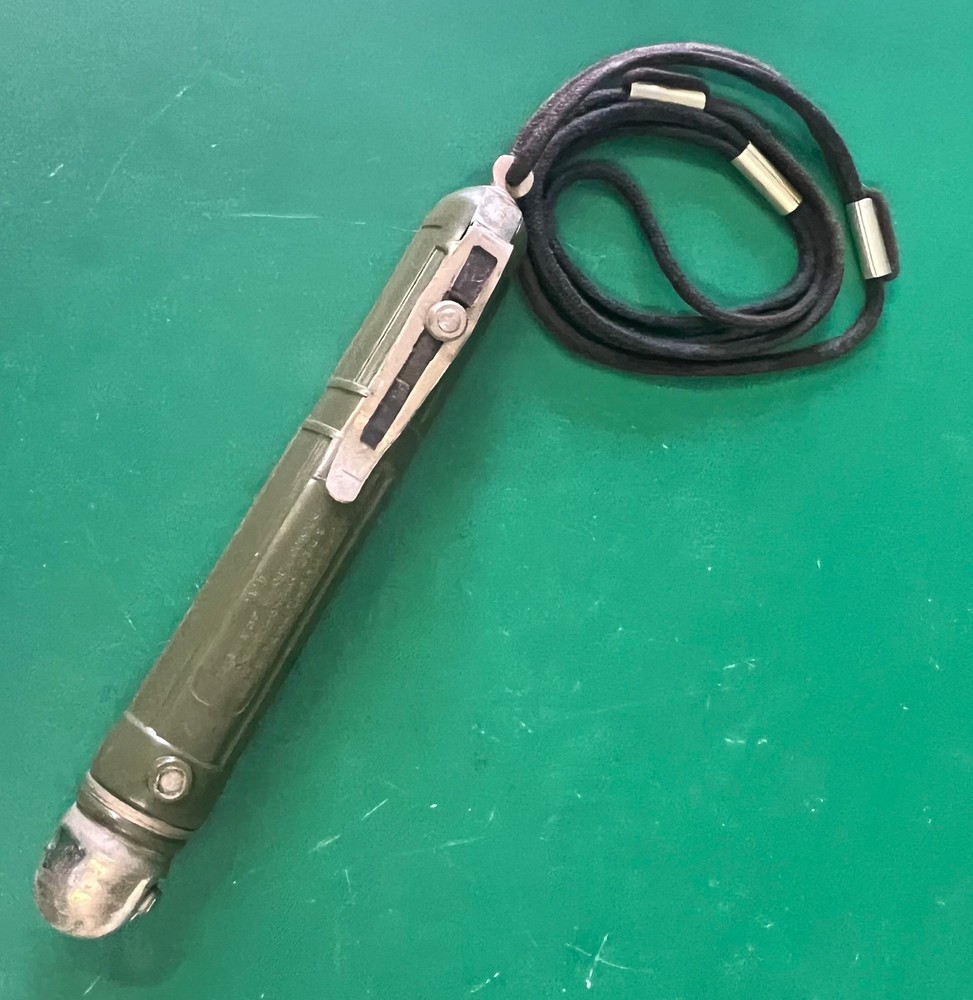 AIR FORCE NAVIGATOR’S TYPE A-6B PENLIGHT W/LANYARD