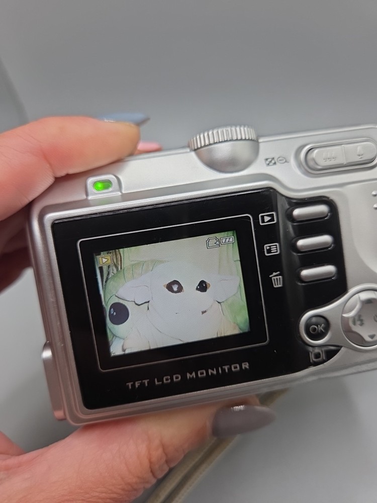 Vivitar Vivicam 4345 Digital Camera, Silver.