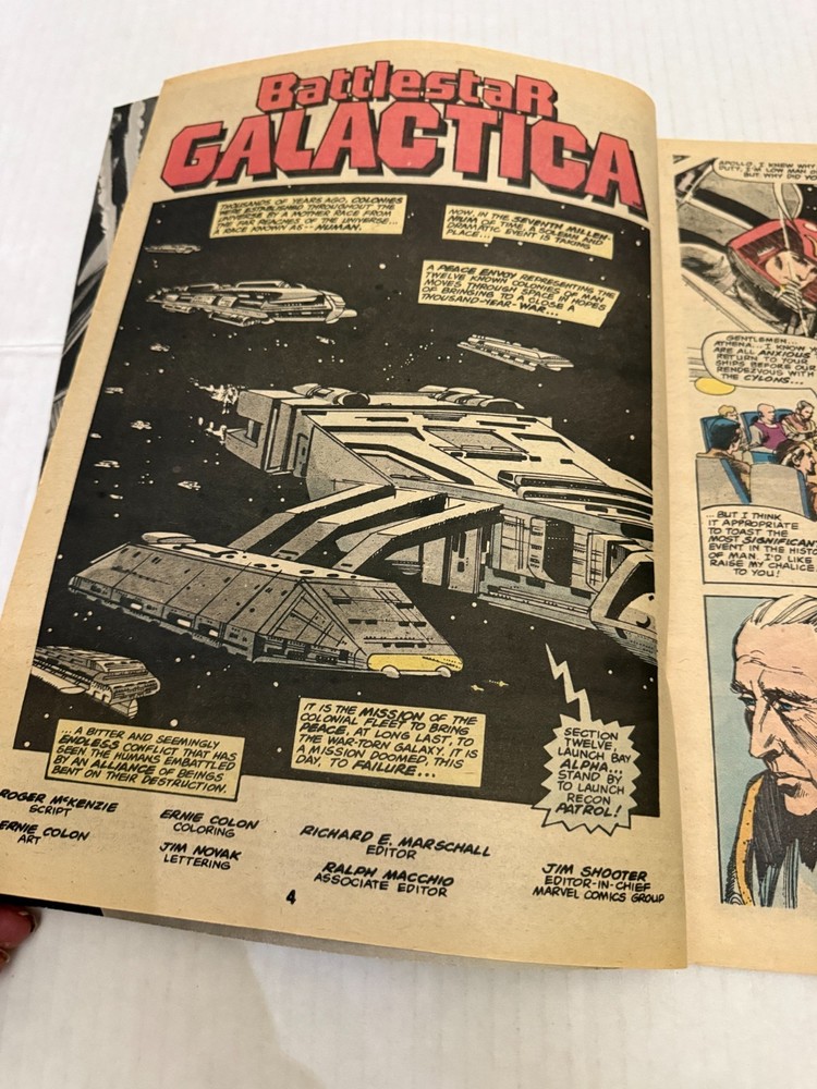1978 Stan Lee Marvel Super Special Battlestar Galactica #8 Oversize Comic Book