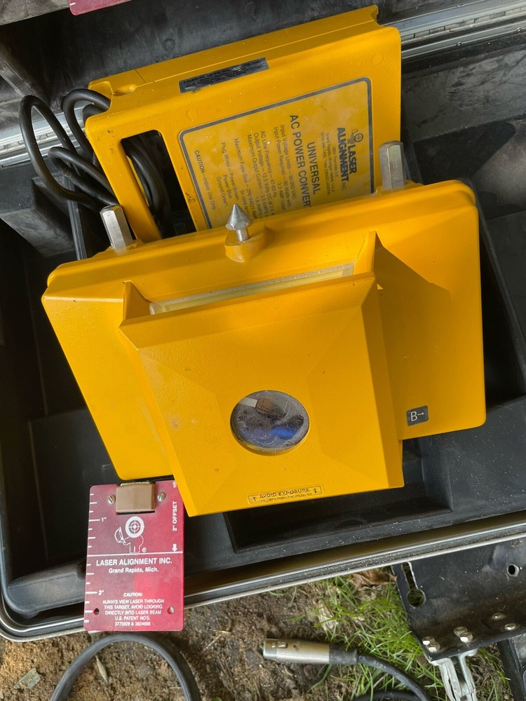 Laser Alignment Laser Beacon #6025 W/ Universal A.C Converter Construction Tool