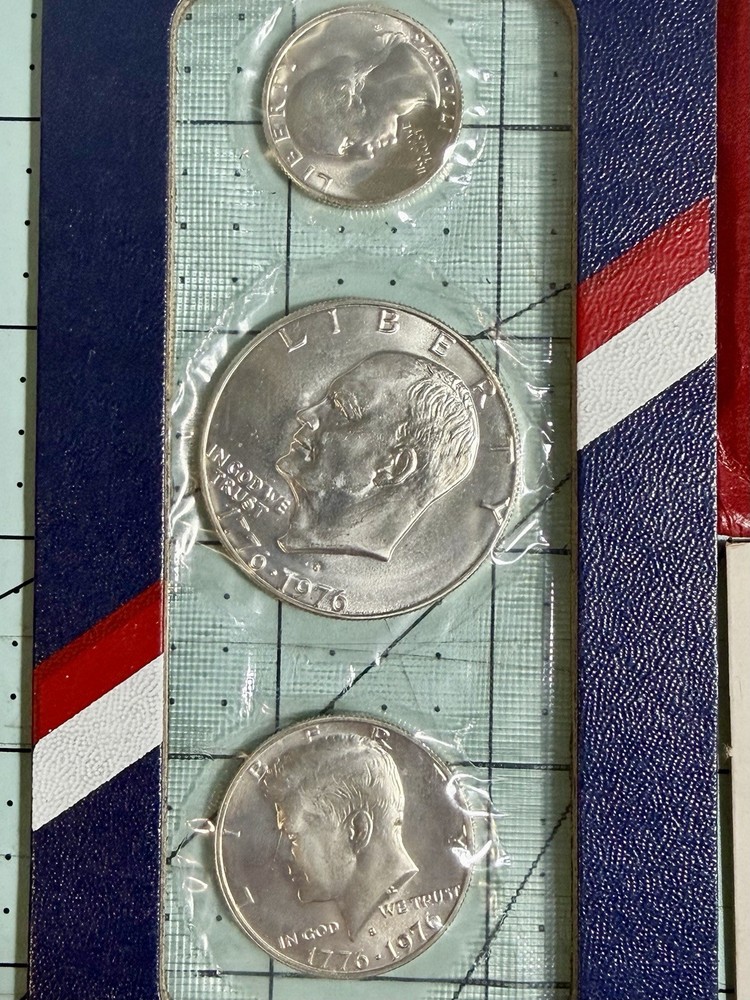 1976 Bicentennial (3 pc. Set) Beautiful Set! 40 % Silver Uncirculated!
