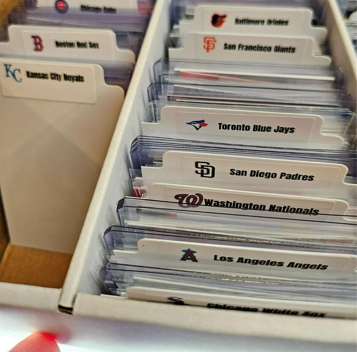 30 x Tall Sports Card Team Dividers with 30 MLB Teams Logos