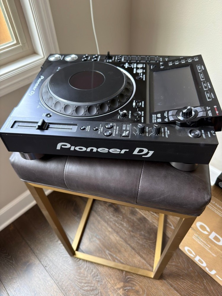 Pioneer CDJ 2000 NXS2