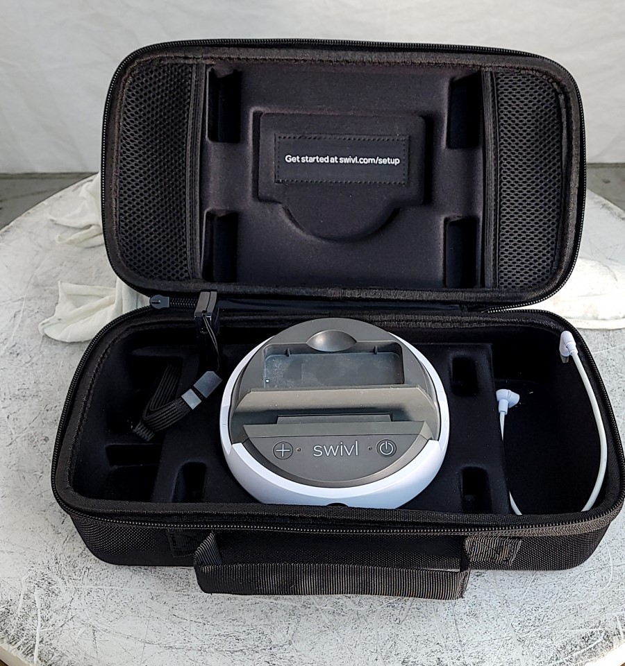 SWIVL SW3322G Presentation Robot Model w/ Case SEE NOTES