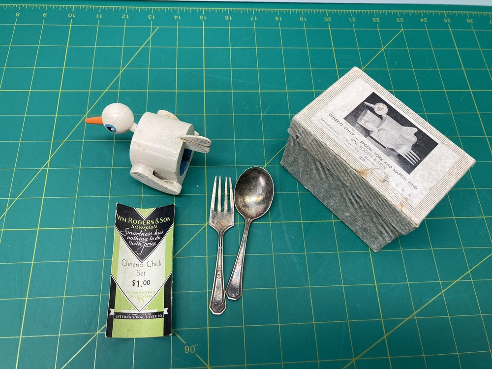 Vintage WM Rogers Cheerio Chick In Original Box Pre Patent 1930s Fork & Spoon