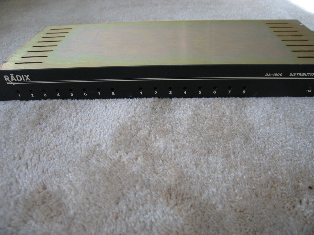 Radix DA-1600 Stereo Balanced 2 x 8 Audio Distribution Amplifier