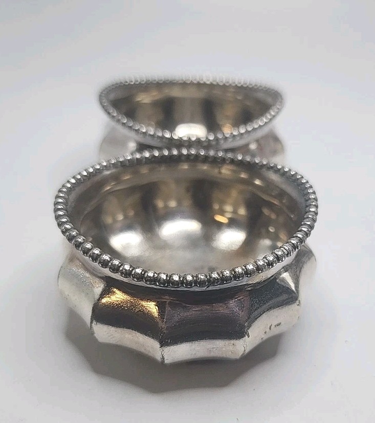 Antique Meriden B Company Pair Of Silver Plated Open Salt Cellars Fluted Design