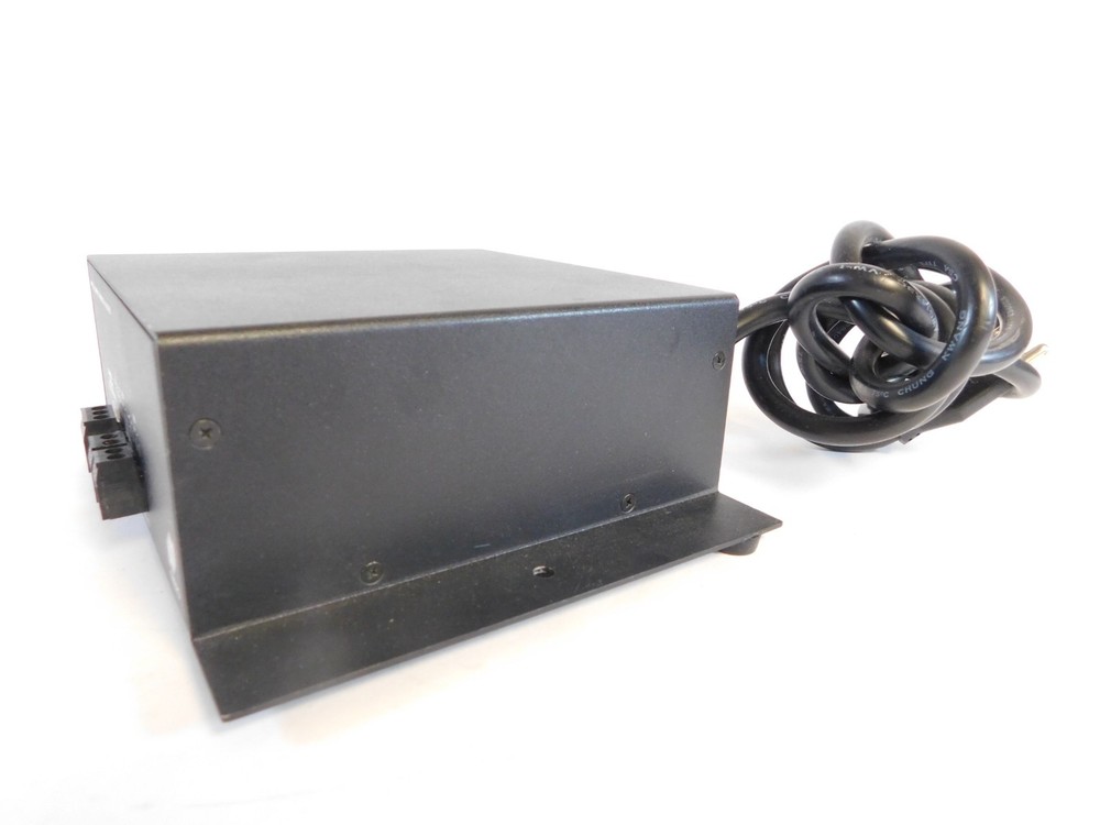 Niles APC-2 Current Sensing AC Outlet (good condition)