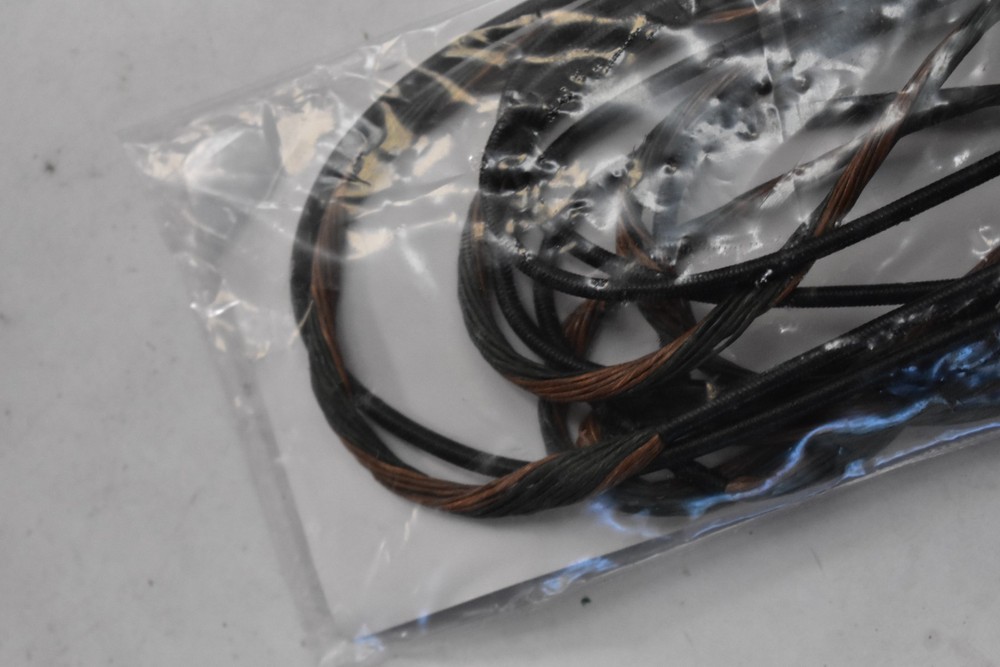 Vapor Trail Bow Strings Bowtech Tomkat 86-5/16" String 34-7/8" Y String Set