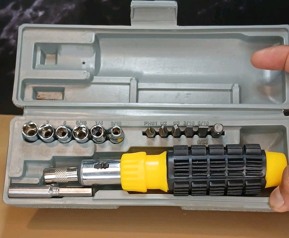 Classic 14 PC FORD Ratchet Screwdriver Compact Multi Purpose Tool Set