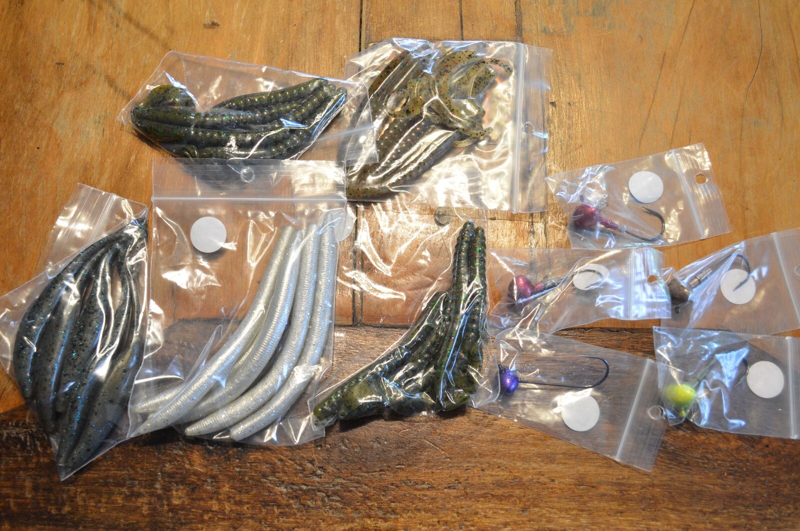 Lot of 5 Large Jig Heads & 5 Pks Of Fishing Lure Worm Plastics,Pumpkin Seed