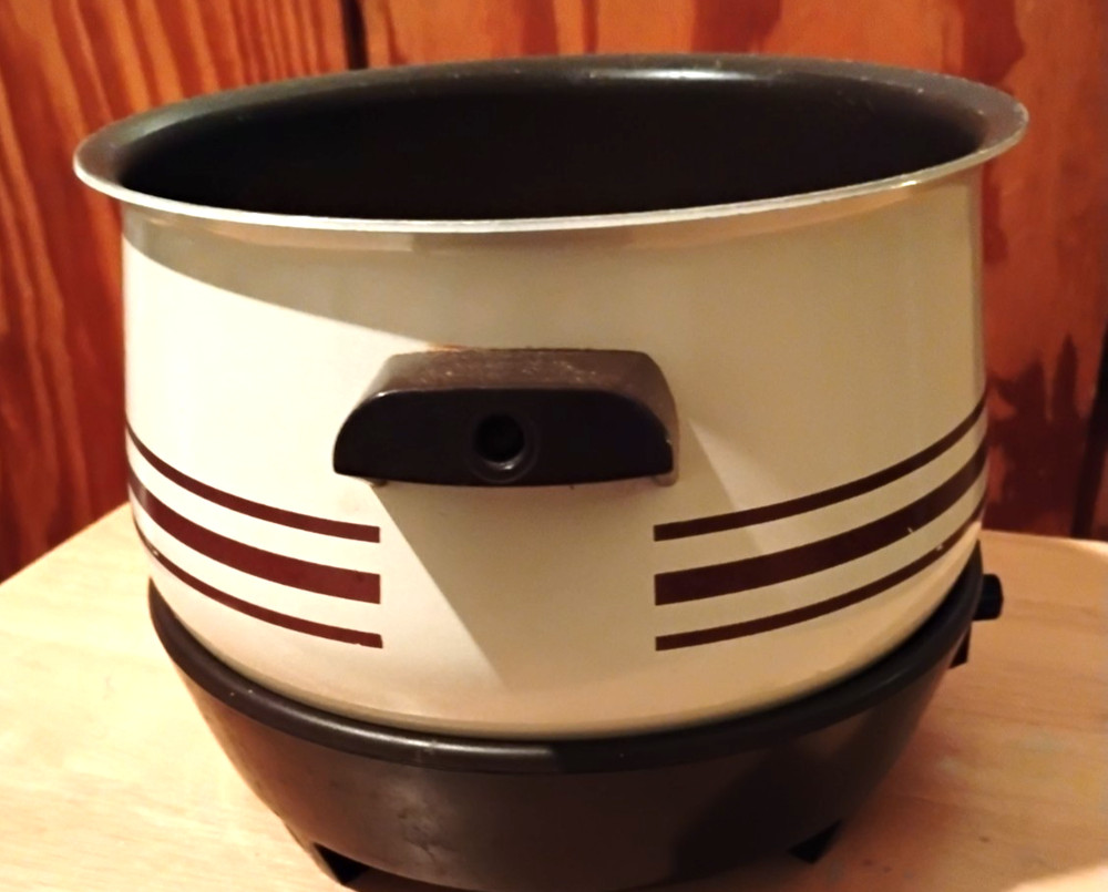 Vintage West Bend 4 Quart Automatic Slow Cooker