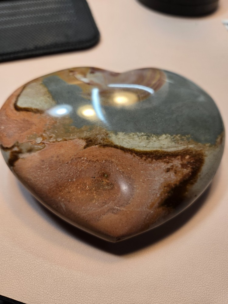 Polychrome Jasper Heart ... 356 g..