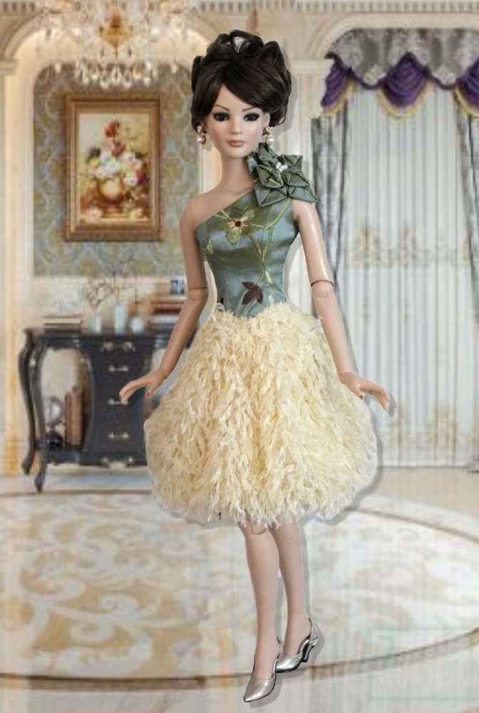 Statement Piece, Doll Clothes Sewing Pattern for 22" American Model Doll Tonner