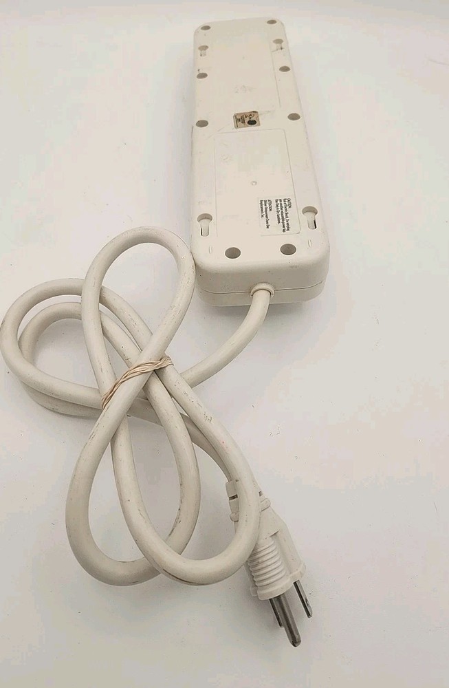 8 OUTLET PROTECTOR: SURGE TIMER + Reset Pre-owned