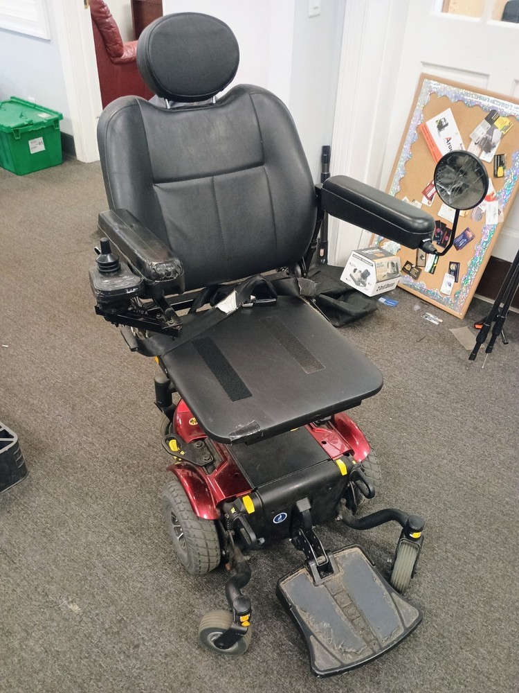 2023 Quantum Q6 Power Wheelchair