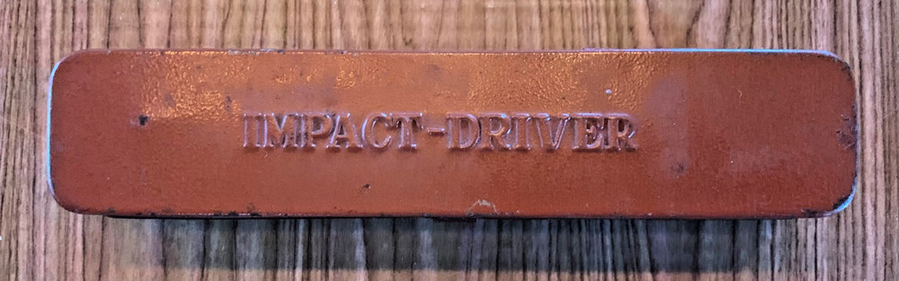 Impact Driver (Right/Left) with 2 Bits, Metal Case [e-04]