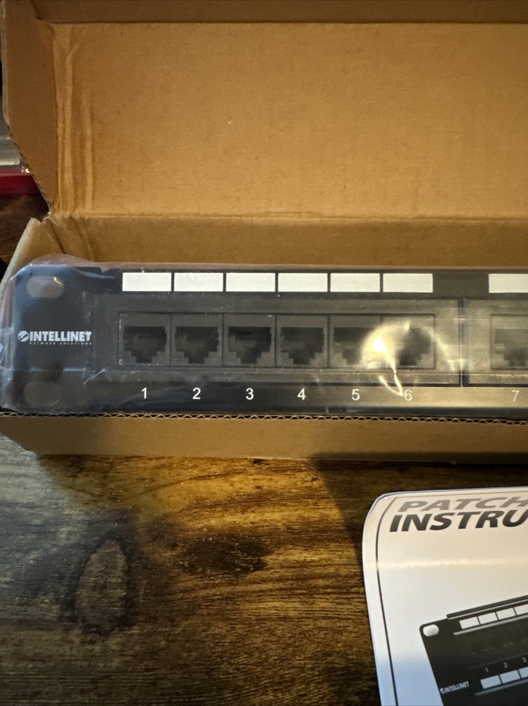 24 Port CAT5e Ethernet Network RackMount Patch Panel - Intellinet 513555