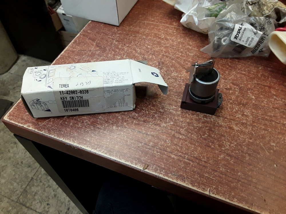 Terex 11-42002-0336 Key Switch