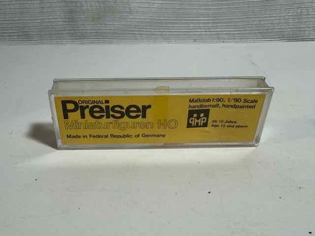 Preiser 4165 HO Scale Dogs