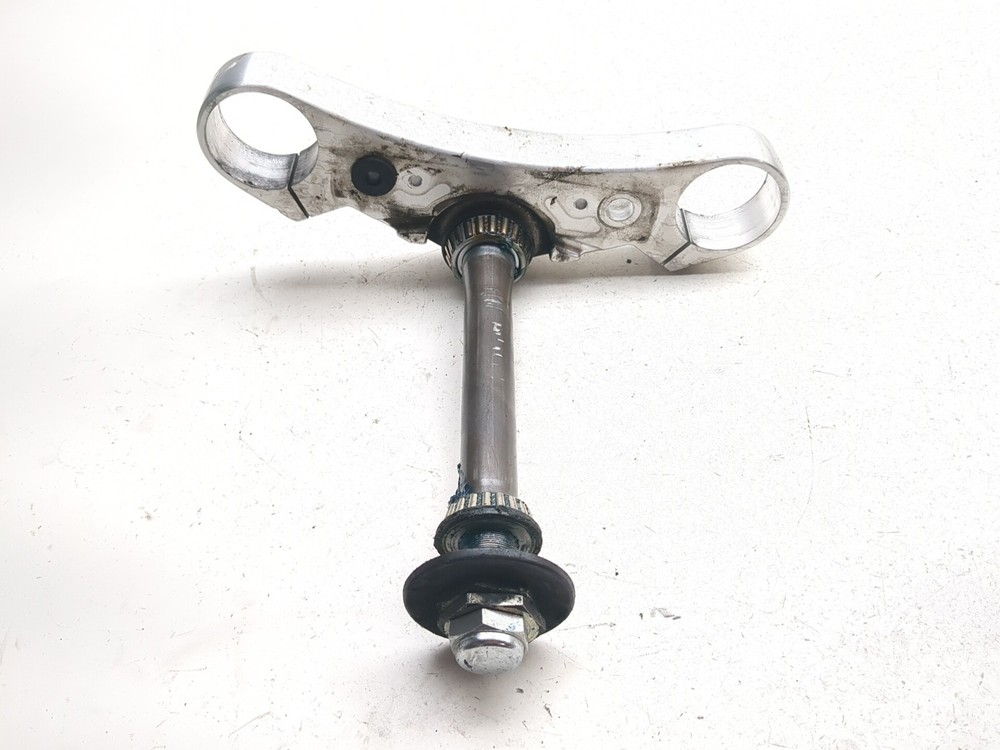 04-09 Triumph Rocket 3 III Front Lower Triple Tree Yoke Stem Clamp Bottom