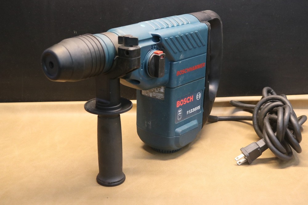 Bosch 11236VS Rotary Hammer Drill with case and bits
