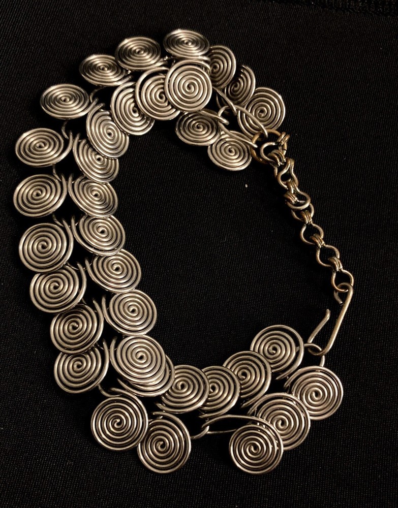 Vintage Silver Tone Bracelet Metal Unknown - Handcrafted Retro Euc