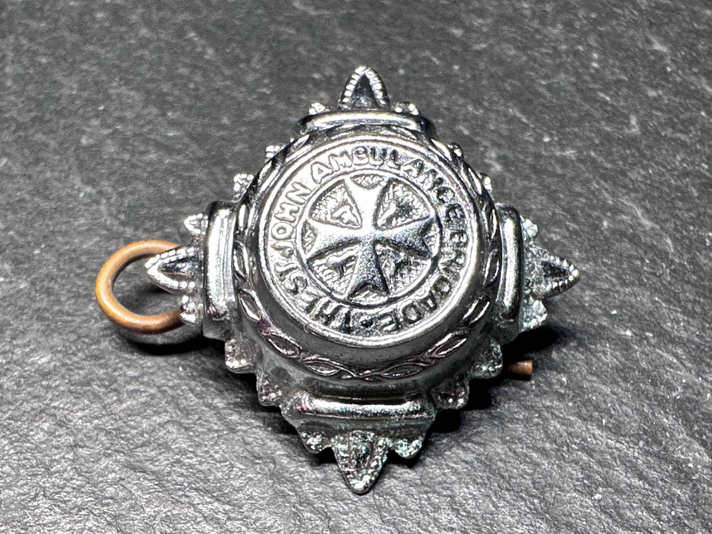 ST JOHNS AMBULANCE BRIGADE NURSING BADGE E262
