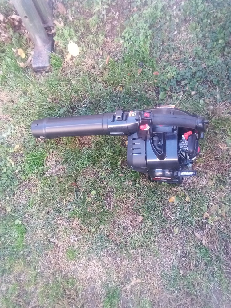 Craftsman 2cycle leaf blower 27cc