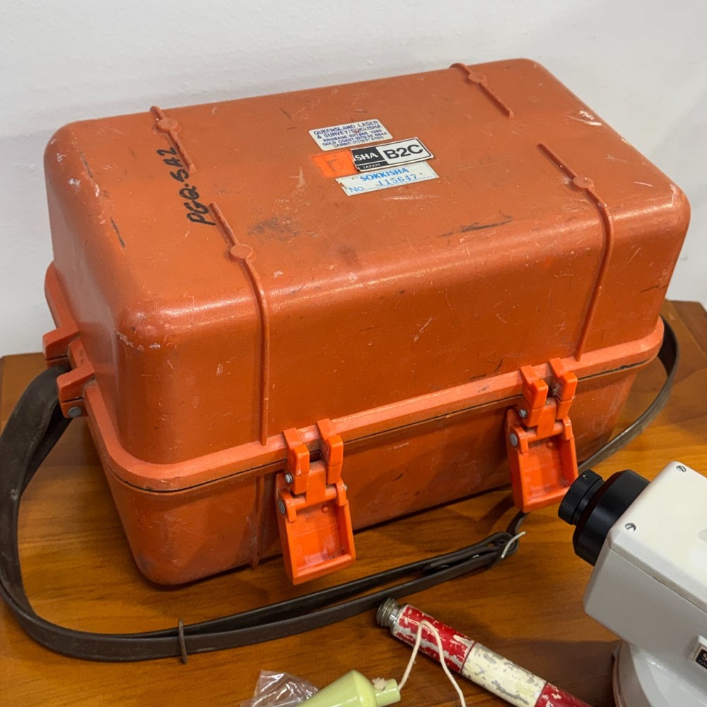 SOKKISHA B2C ENGINEERS' AUTOMATIC LEVEL - With accessories & Case - Made Japan.