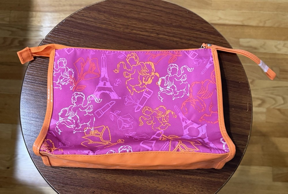 Decorative Cometic Carrying Case! Great for traveling!