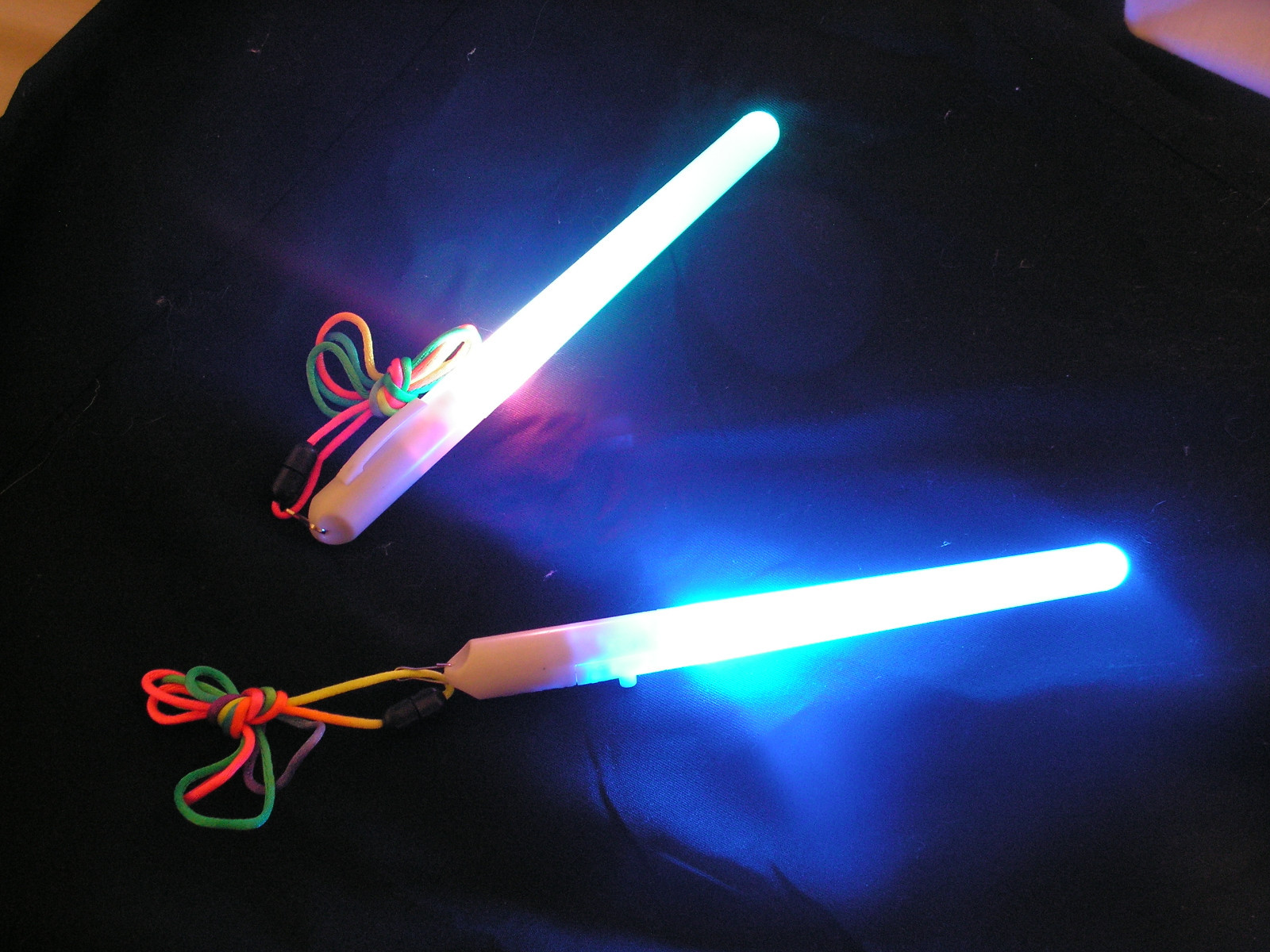 Pair LED Multi Colored 7 mode Poi Sticks Wand Lightstick + Diffraction glasses!