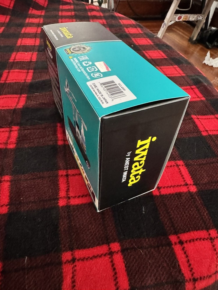 Iwata Eclipse HP-CS Gravity Feed Dual Action Airbrush, Model ECL4500