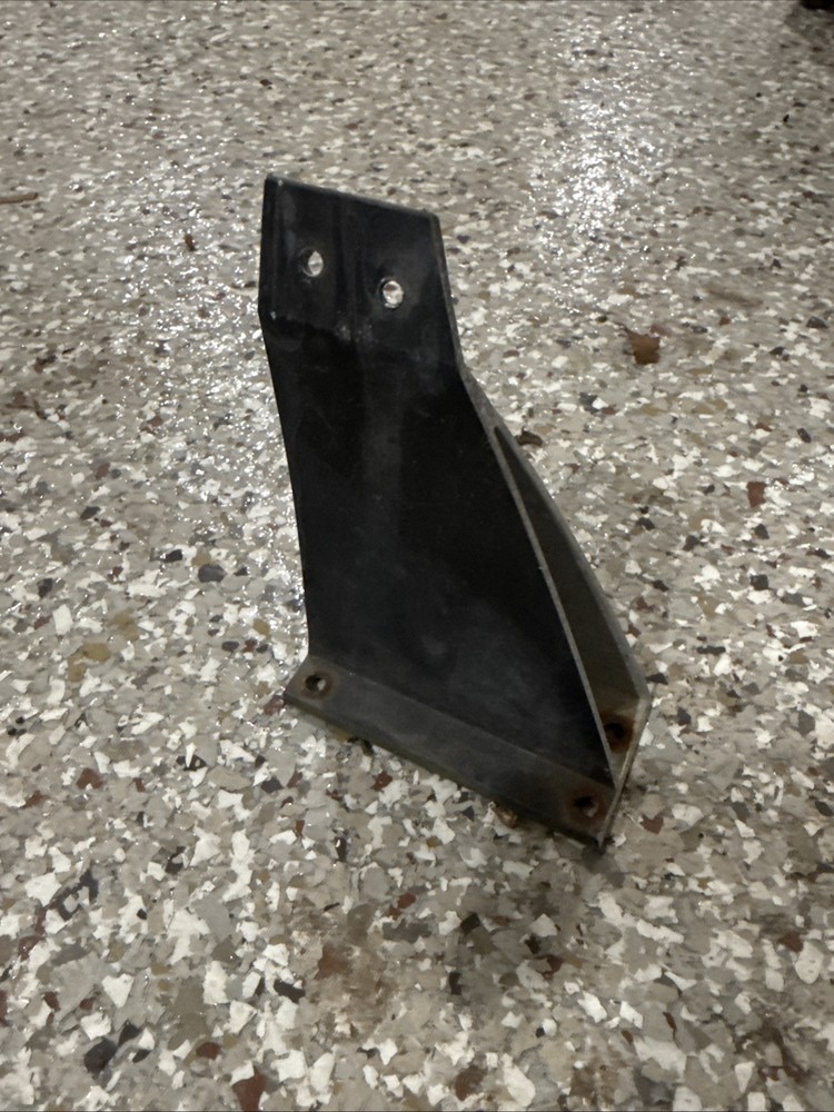 1987 Bayliner Right Starboard Side Window Support Connector Bracket Capri 86,87