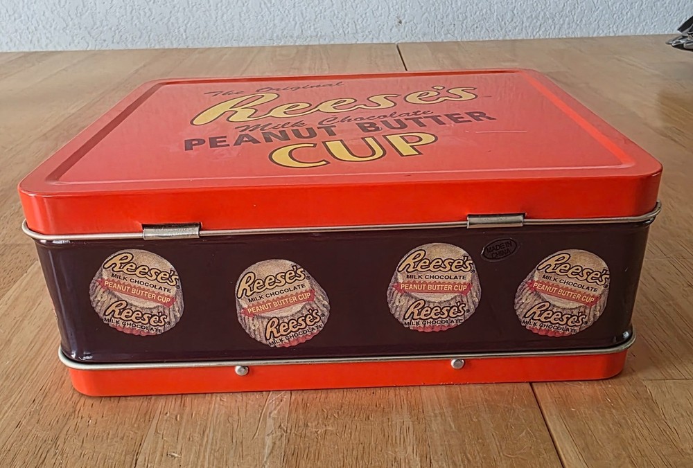 Reese's Peanut Butter Cup Lunch Box