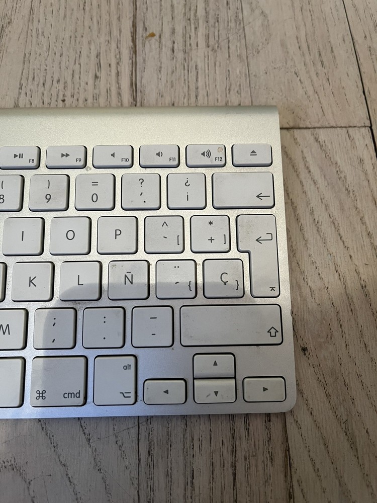 Apple A1314 Wireless Keyboard Spanish Layout