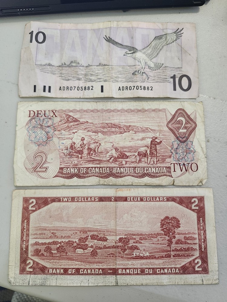3 NOTES - 1954 1974 1989 Canada 2- $2, 1- $10 banknotes