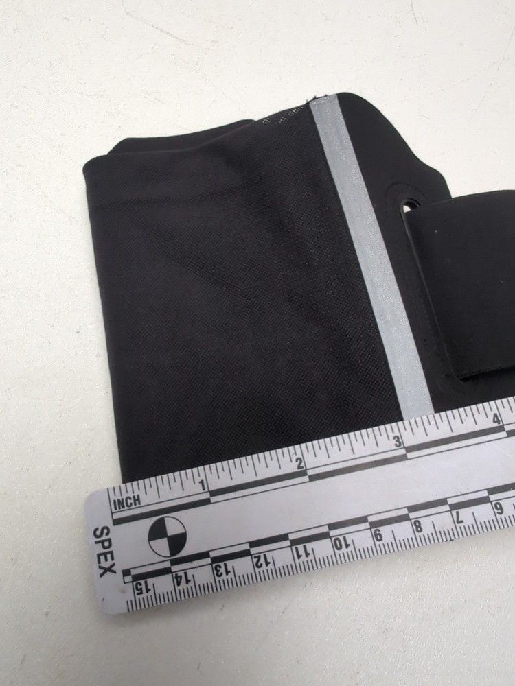 Lululemon Adjustable Run Armband for Smart Phone / Audio Small/Medium