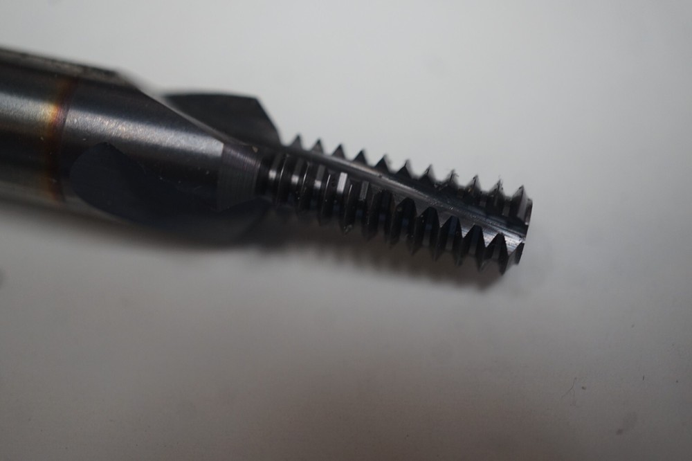 USA Solid Carbide Thread Mill 18 TPI 1/4" Dia. 3/8" Shank