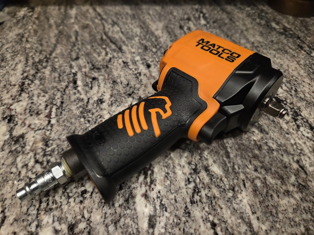 Matco Tools 3/8" DRIVE STUBBY PUSH BUTTON PNEUMATIC IMPACT WRENCH - ORANGE