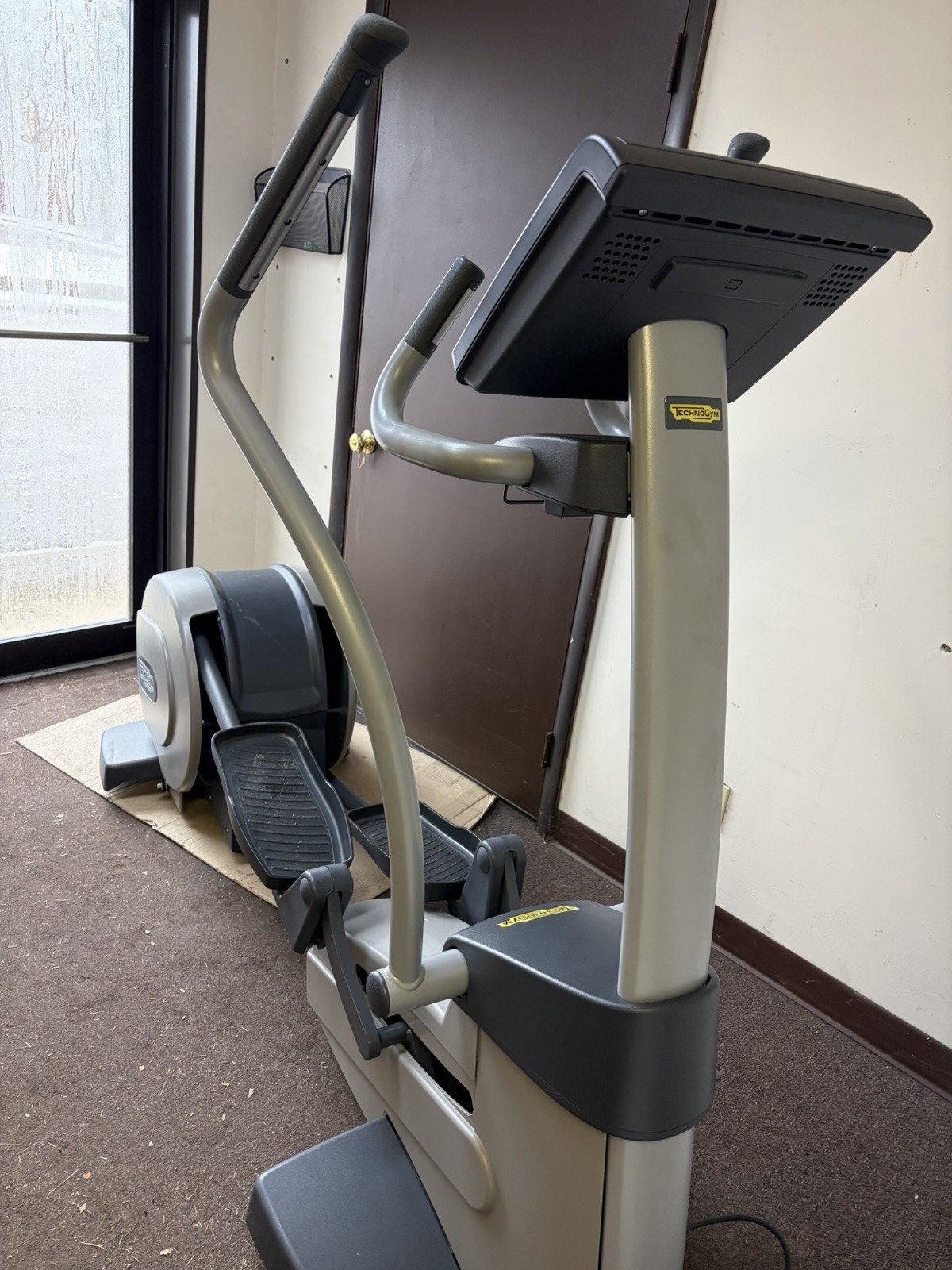 Technogym Elliptical Machine Touchscreen Console Commercial Programmable