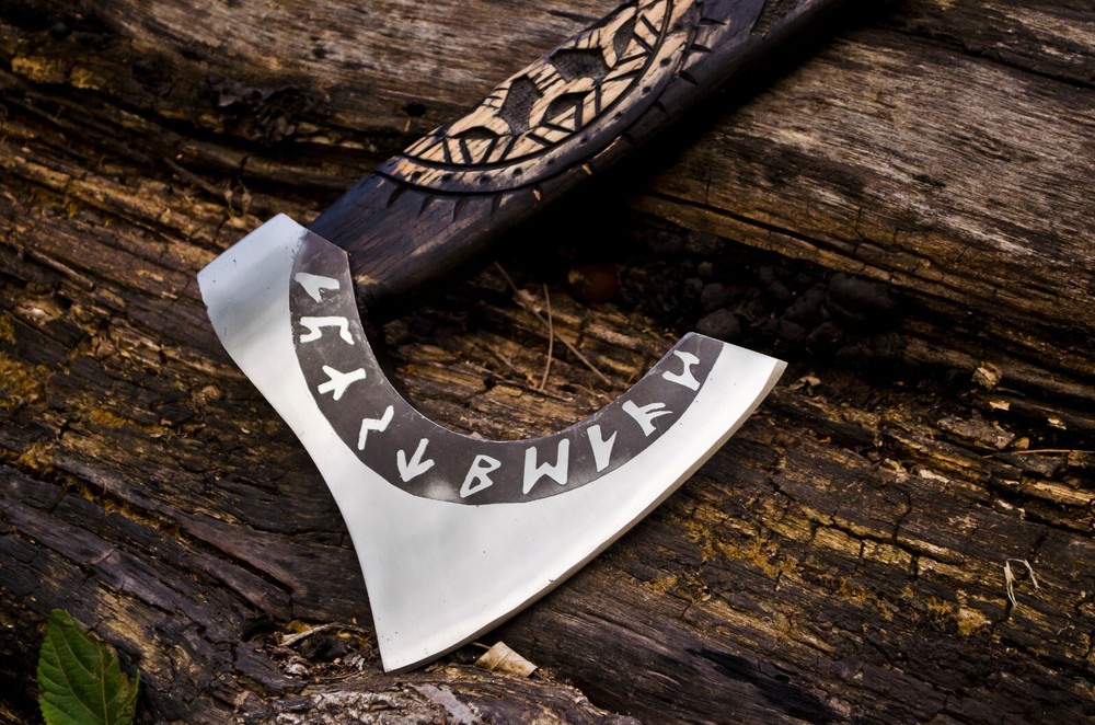 Unique Handmade Carbon Steel Viking Axe Tomahawk Axe Throwing Hatchet Axe.