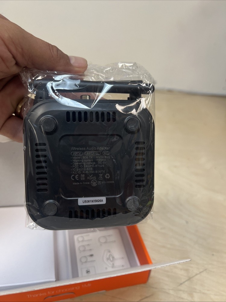 1Mii B06TX Bluetooth 5.2 Long Range Audio Transmitter New Open Box