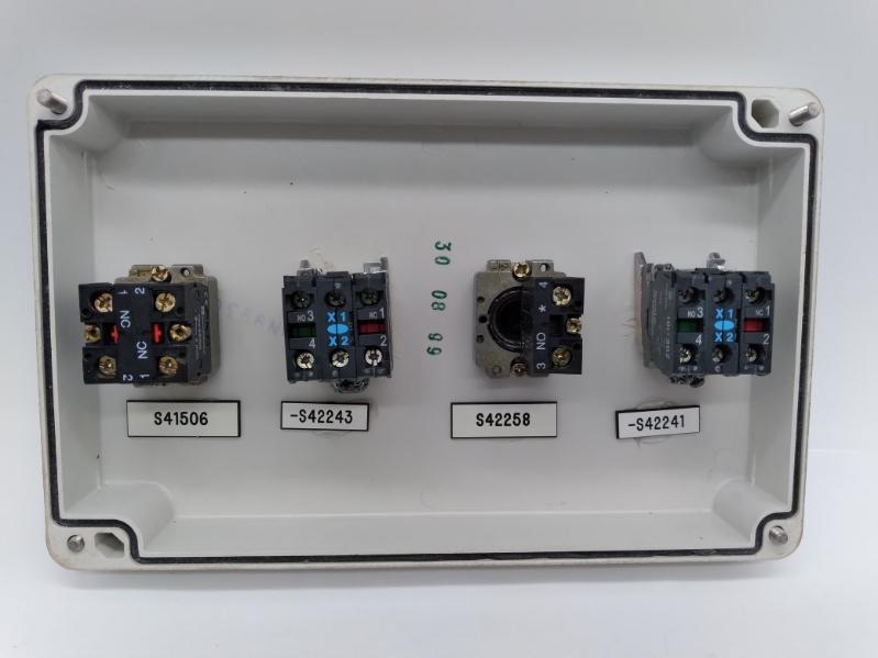 SQUARE D 3 X6 X8 ELECTRICAL PANEL BOX PUH BUTTON